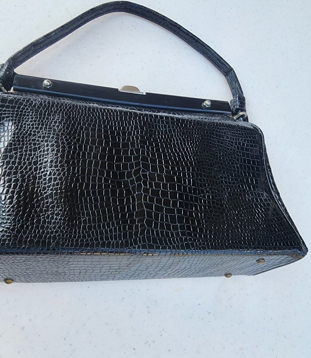 Vintage Dover Leather Handbag. Snap closure, Inside zippered compartment - I Bought a Yard Sale