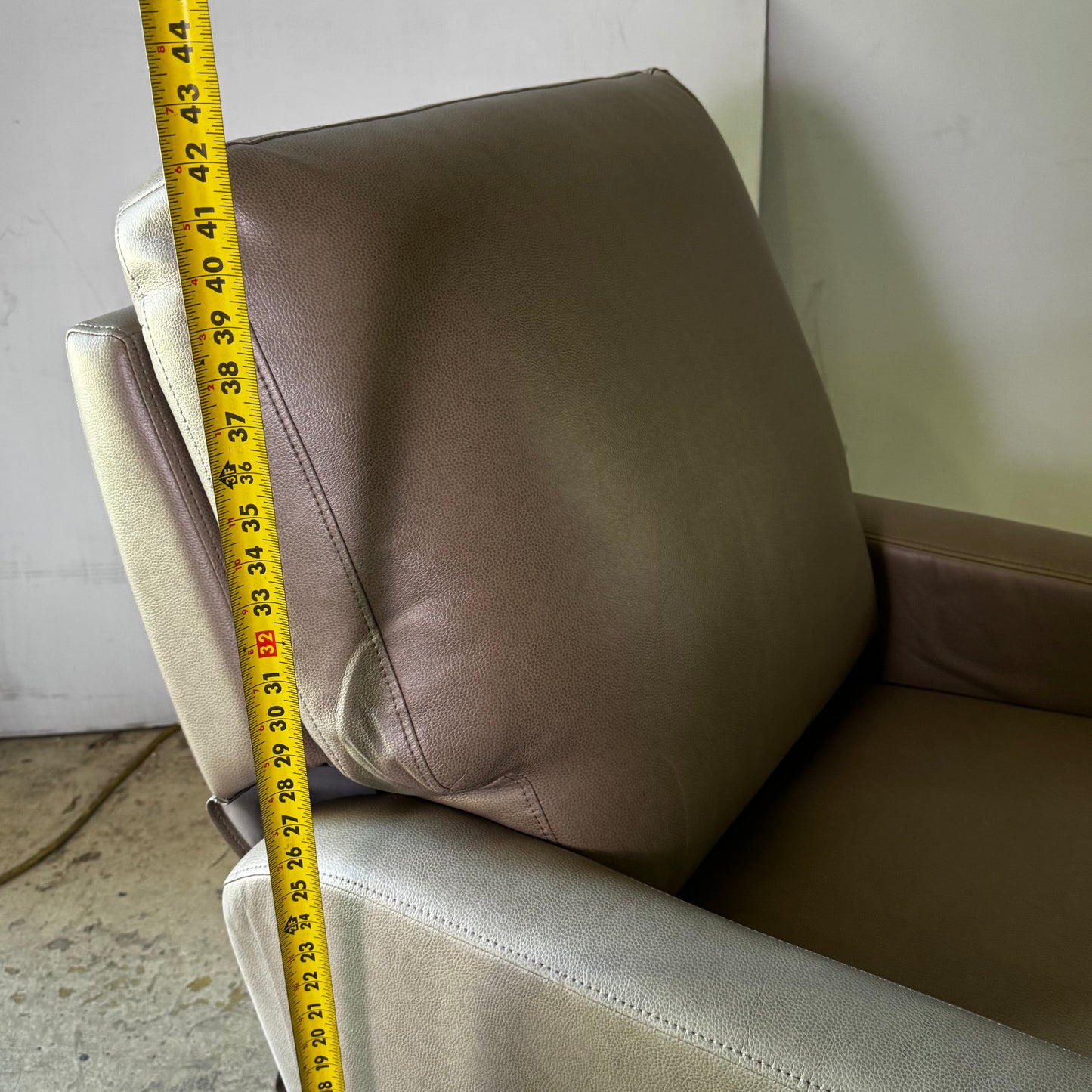 Modern Manual Recliner Chair Light Brown (New Other, Minor Damage)