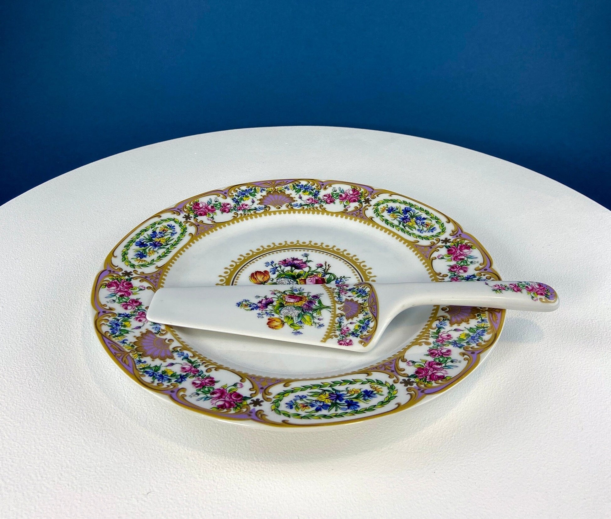 Antique Dessert Plate with Hand - Painted Strawberries. Hutschenreuther Porcelain, 1914. Modern Farmhouse, French Country. Collectible. - I Bought a Yard Sale