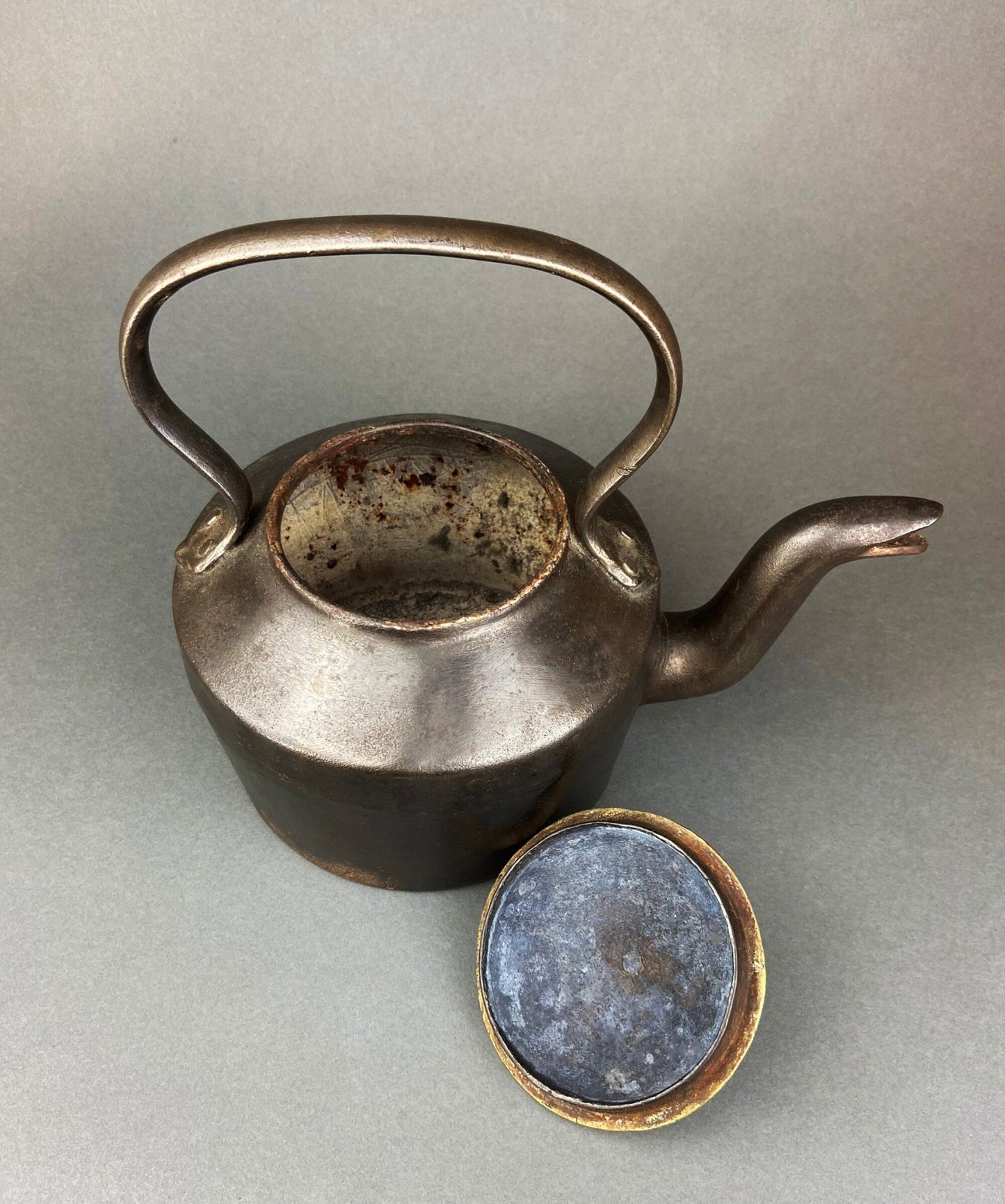 Antique Iron Kettle with Brass Cover. Old English, Heavy Kettle. No 1, J&J Siddons, Westbromwich, 4 pints. - I Bought a Yard Sale