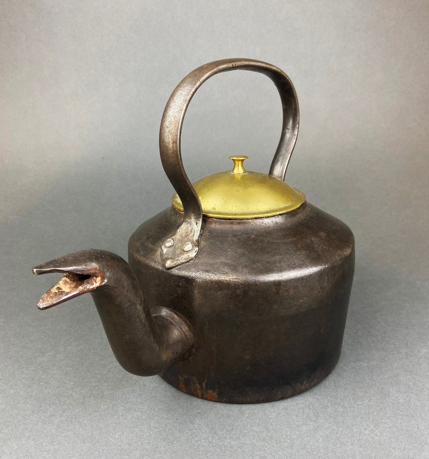 Antique Iron Kettle with Brass Cover. Old English, Heavy Kettle. No 1, J&J Siddons, Westbromwich, 4 pints. - I Bought a Yard Sale
