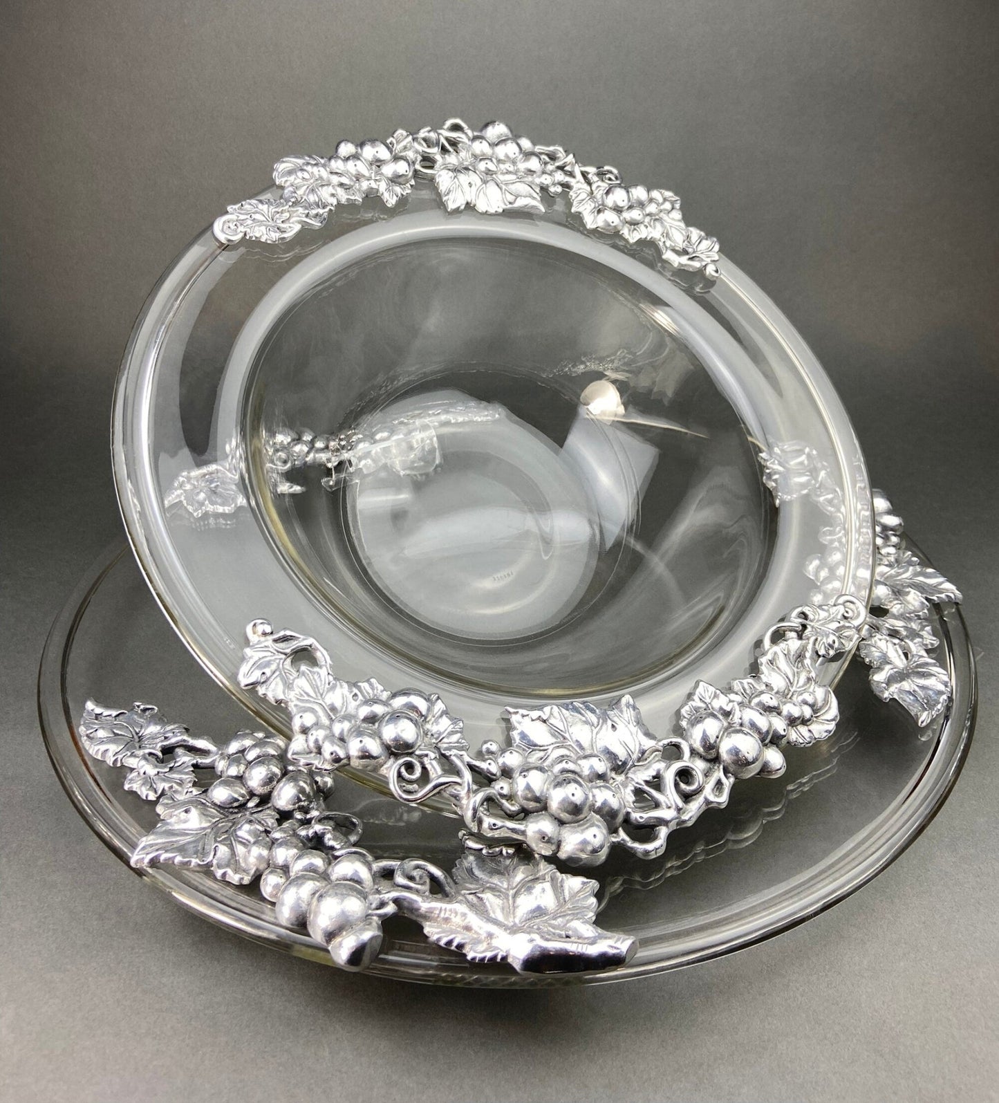 Antique Oval Silver & Glass Serving Platter. Godinger Silver Art. Fluted Glass with Etched Reticulated Silver Tray. Hosting Essential. - I Bought a Yard Sale