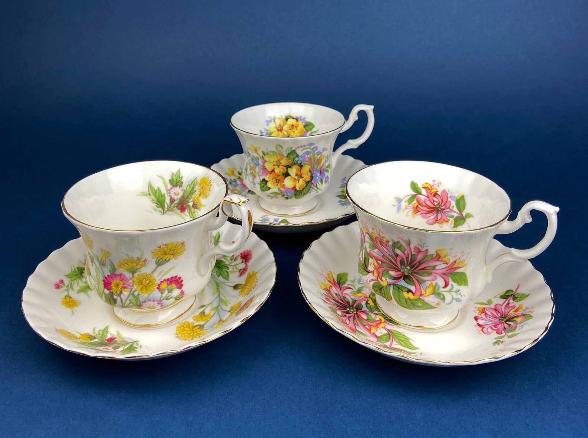 Antique Porcelain Serving Bowl with Scalloped Brim. Gold Laurel Leaf Motif & Rose Garlands. Fine Austrian Porcelain. Kitchen Table Decor. - I Bought a Yard Sale