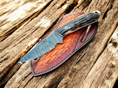 Belt Knife 3.5" Damascus Blade with Antler Horn Handle & Sheath - I Bought a Yard Sale