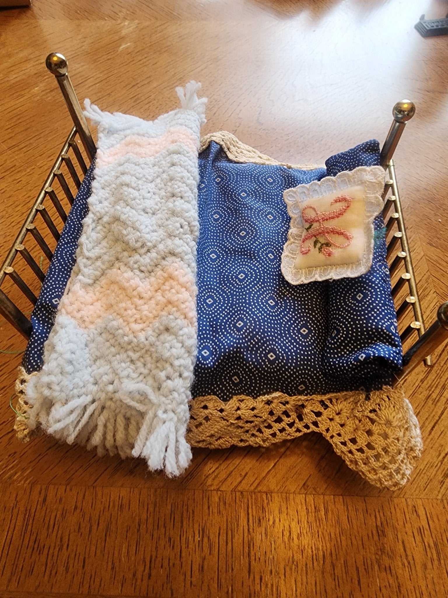 Brass Bed for Dollhouse includes, mattress, pillows and blankets. - I Bought a Yard Sale