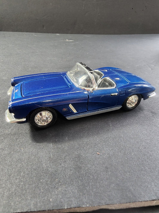 CHEVROLET CORVETTE 1962 CONVERTIBLE BLUE SS5750 1:32 Scale model car, friction action - I Bought a Yard Sale