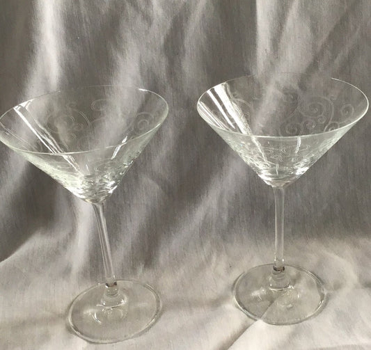 Cocktail Glasses with etched Swirls - I Bought a Yard Sale
