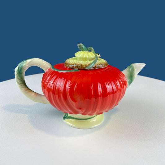 Cute Red Poppy Shaped Tea Pot. Bee Sitting on Lid. Modern Farmhouse. Gift for Tea Lover. Wedding Registry. Spring Celebration. Collectible. - I Bought a Yard Sale