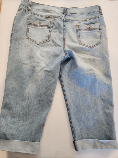 Faded Glory Capri Jeans. Cuffed. Size 18. - I Bought a Yard Sale