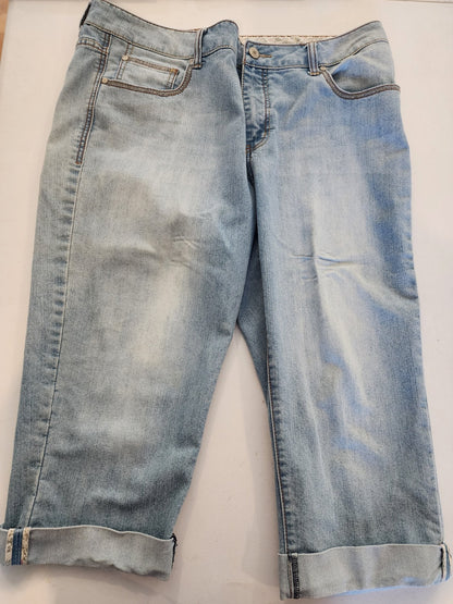 Faded Glory Capri Jeans. Cuffed. Size 18. - I Bought a Yard Sale