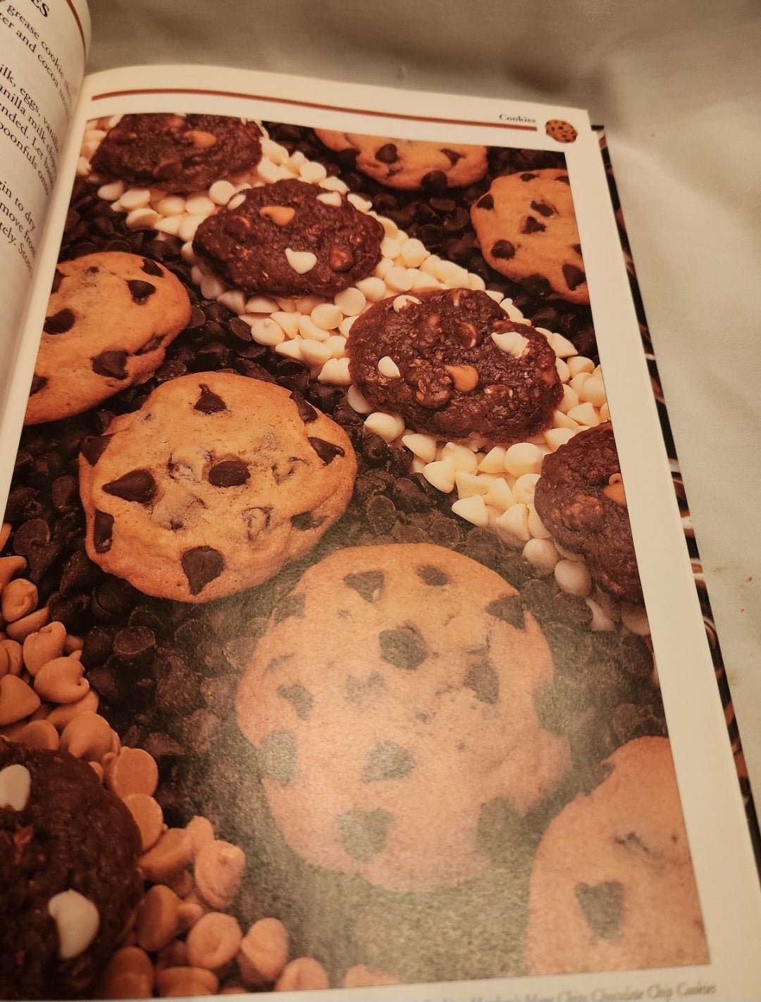 Hershey's Chocolate Lover's Cookbook - I Bought a Yard Sale