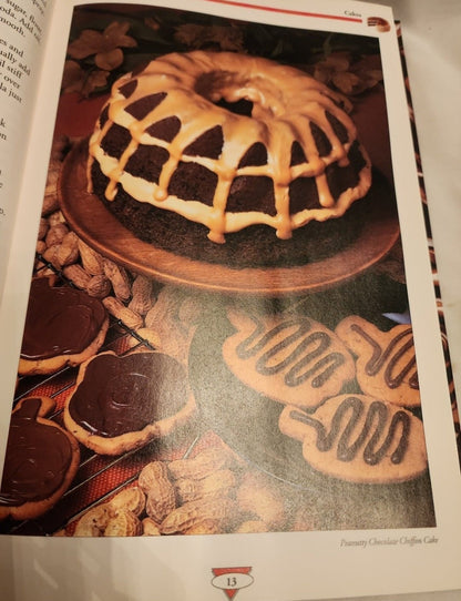 Hershey's Chocolate Lover's Cookbook - I Bought a Yard Sale