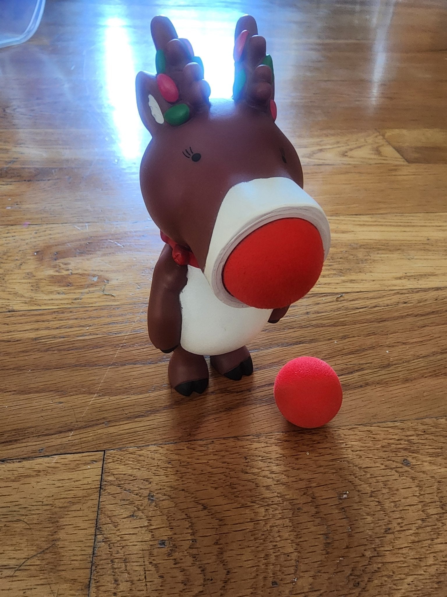 Hog Wild Holiday Reindeer Popper Christmas Toys Stocking Stuffer & 3 balls - I Bought a Yard Sale