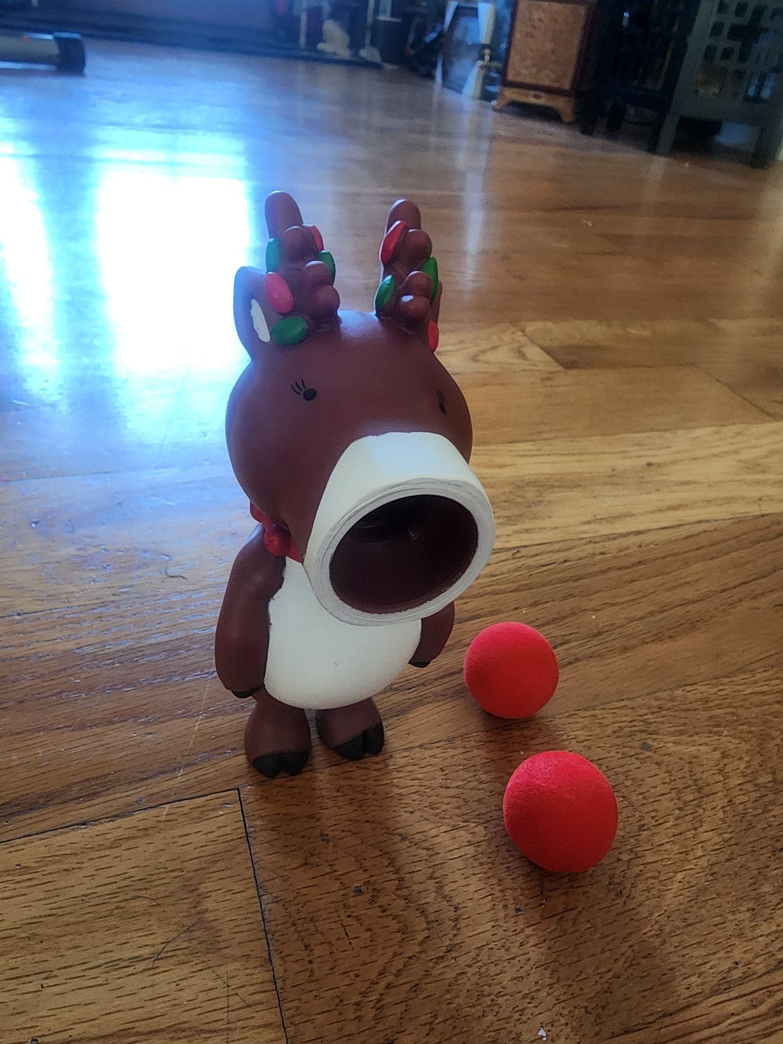 Hog Wild Holiday Reindeer Popper Christmas Toys Stocking Stuffer & 3 balls - I Bought a Yard Sale