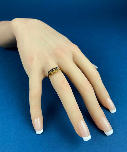 Vintage 14k Gold Sapphire Filigree Ring. Elegant Ring / Gift for Her.
