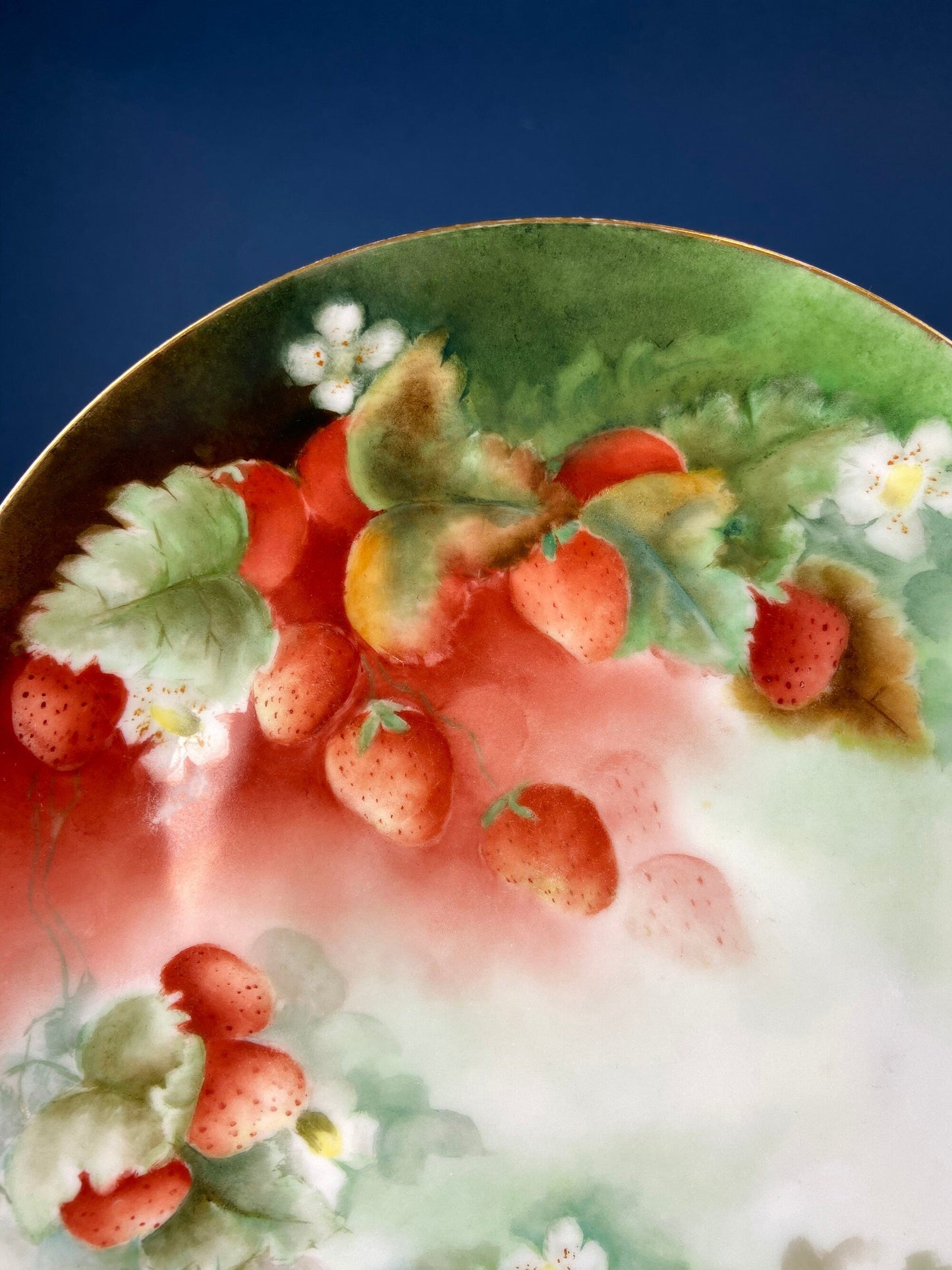Antique Dessert Plate with Hand-Painted Strawberries. Hutschenreuther Porcelain, 1914. Modern Farmhouse, French Country. Collectible.