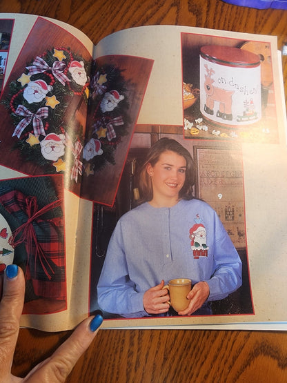 Leisure Arts Santa Collector Iron - On TRANSFERS Book 1655 Kathy Rueger 1996 - I Bought a Yard Sale