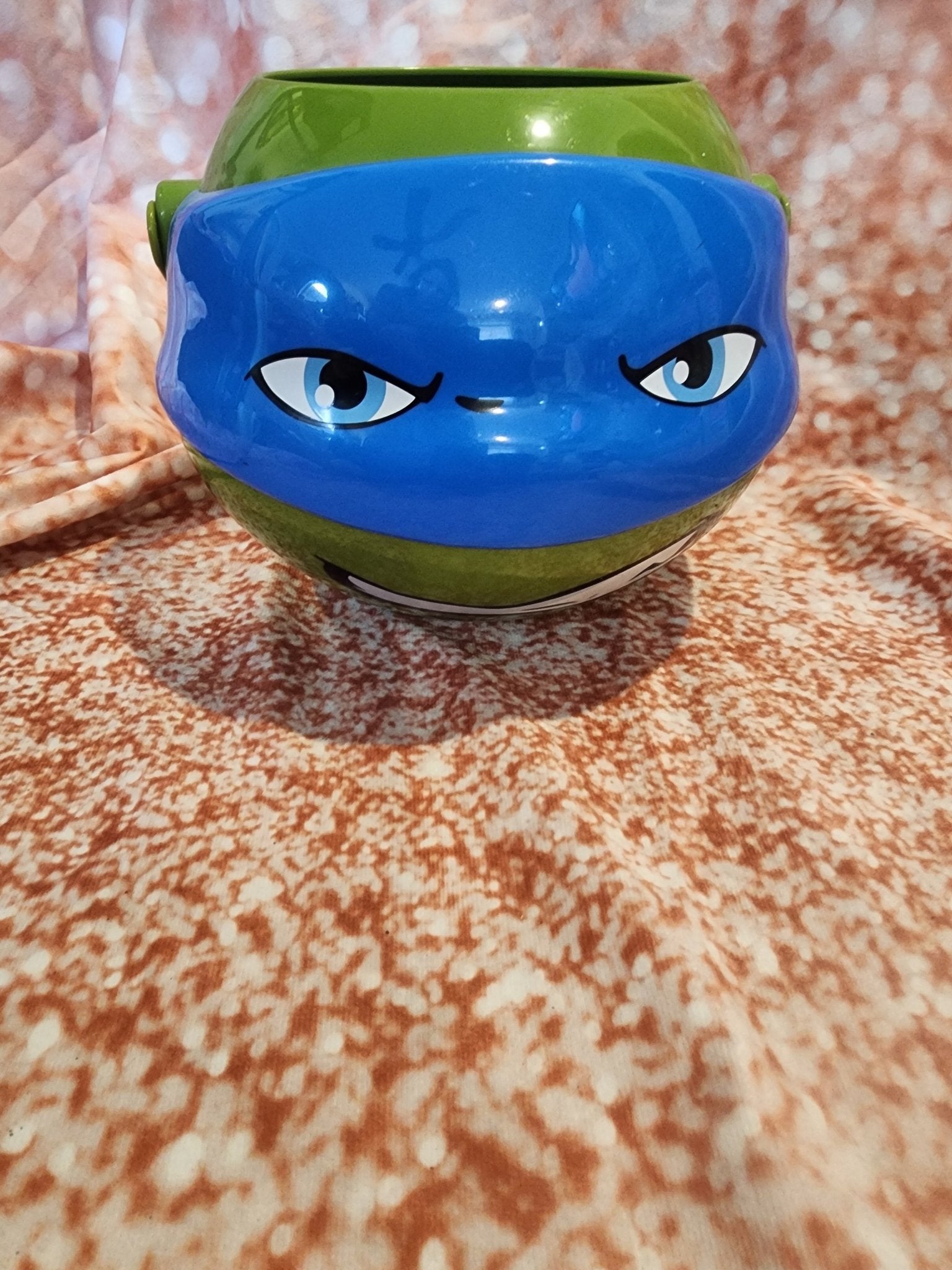 Leonardo TMNT Teenage Mutant Ninja Turtle Viacom Candy Carry Bucket Halloween - I Bought a Yard Sale