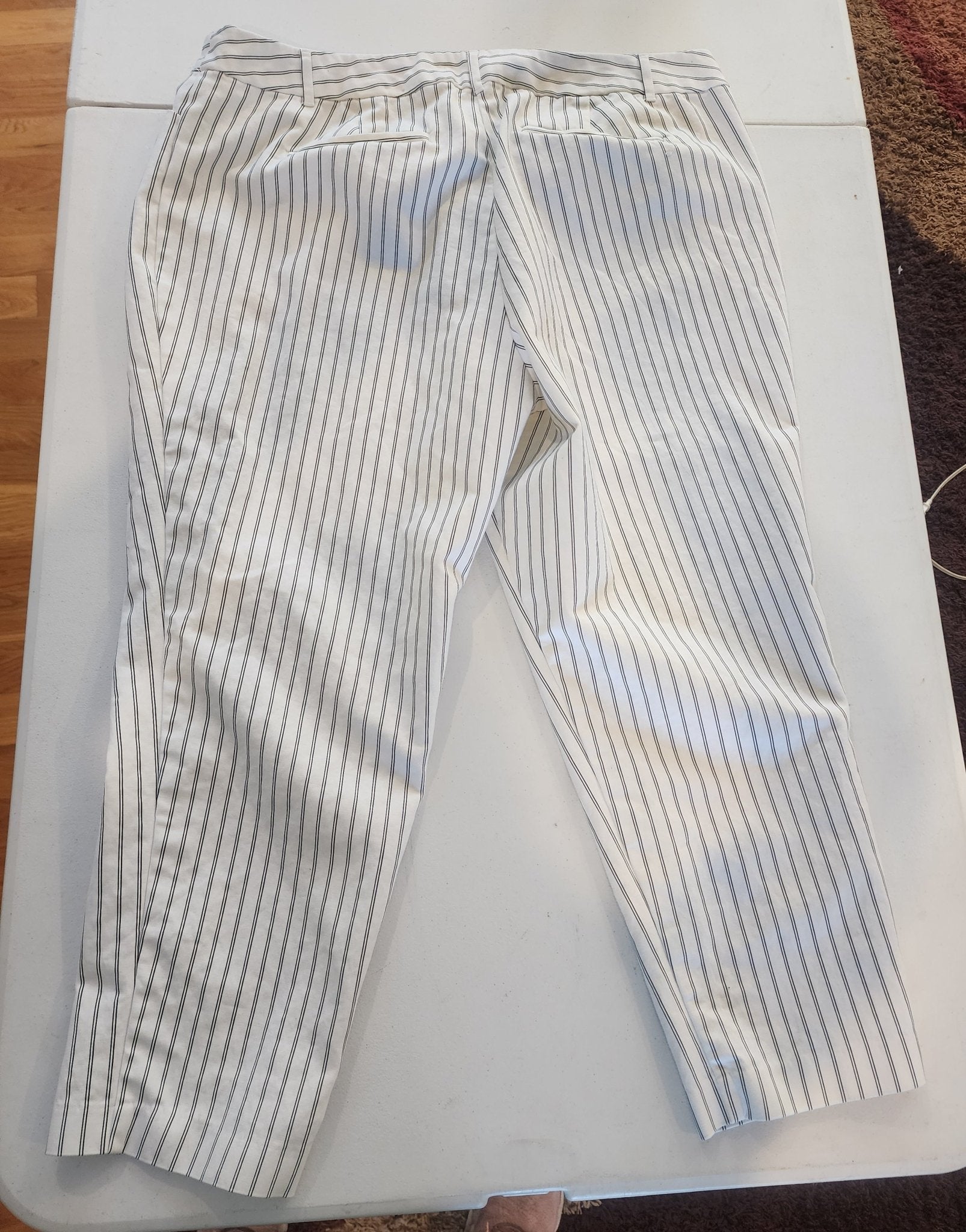 Liz Claiborne Capris white with Black Pinstripes Career Pants 16 XL - I Bought a Yard Sale