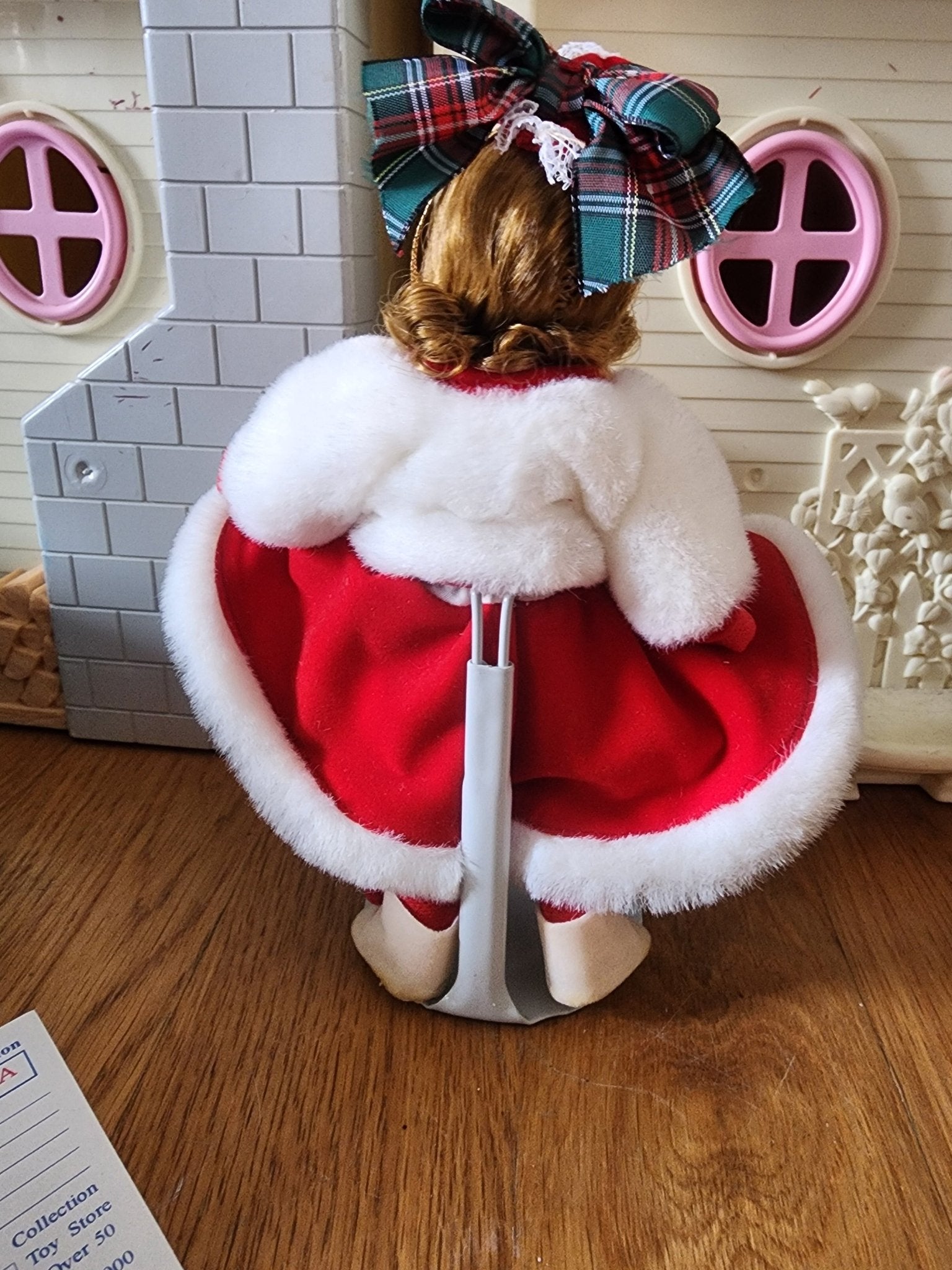 Madame Alexander Doll Winter Fun 10357, w/Tags, Reg Cards & Custom Stand & box - I Bought a Yard Sale