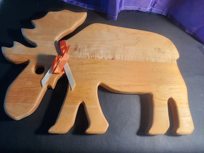 Majestic Moose Wooden Cutting Board - Generous 16" x 11.5" Surface - I Bought a Yard Sale