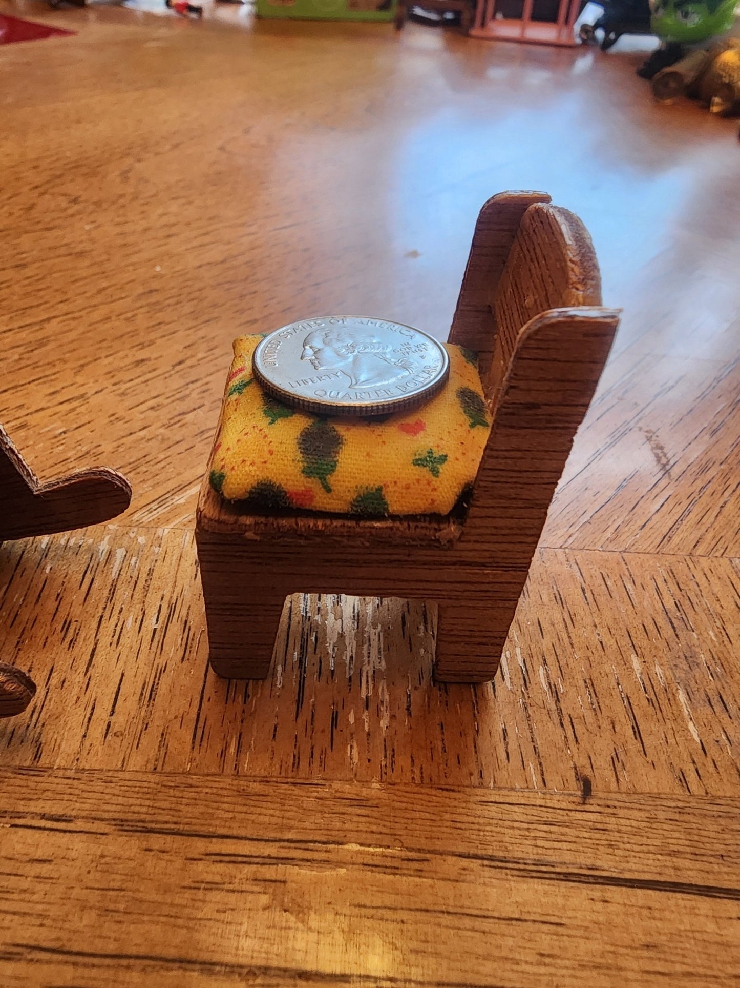 Ma's & Pa's Chair & Rocking Chair for doll house - I Bought a Yard Sale