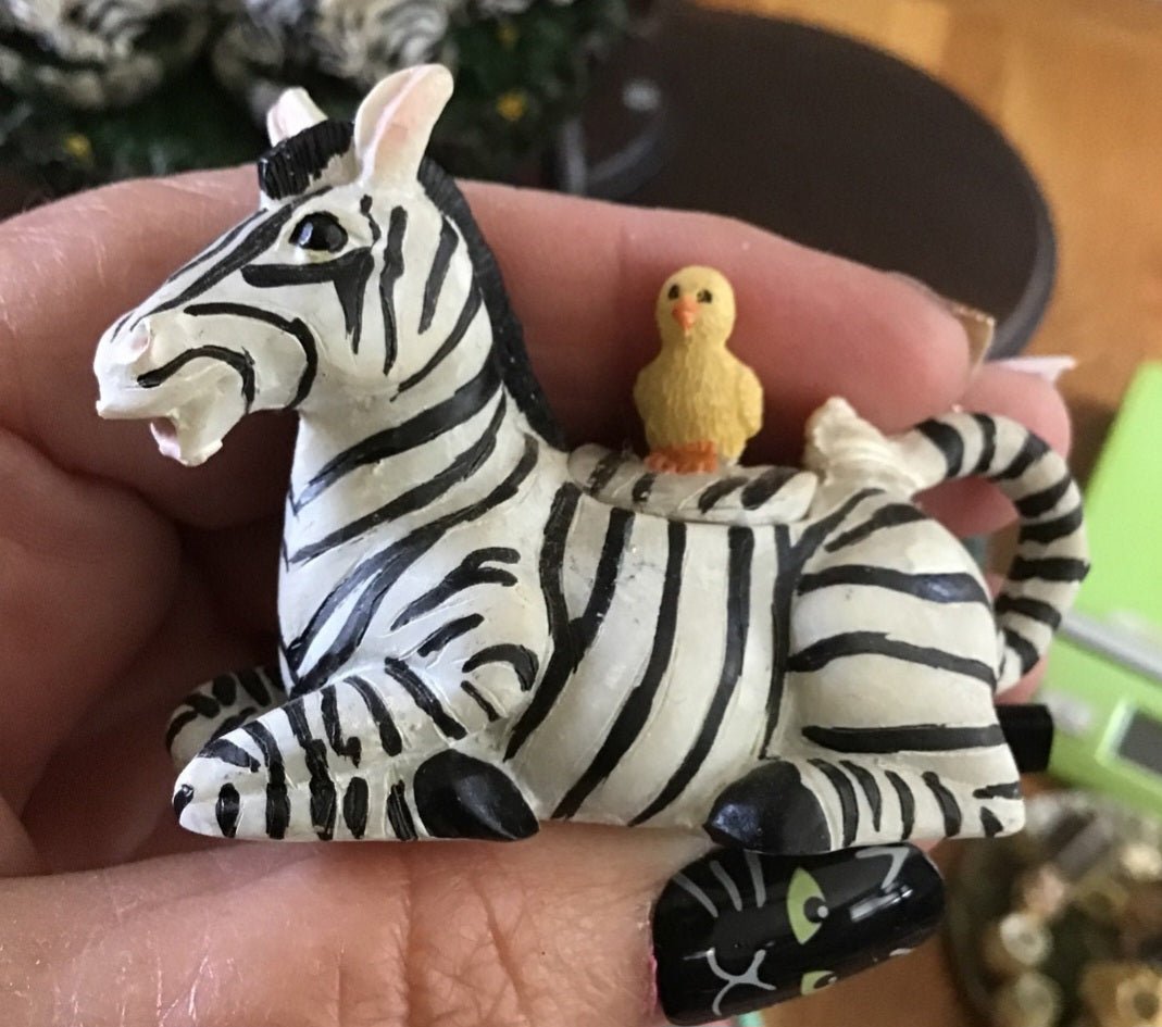 Miniature Zebra Tea set 8 pieces with pedestal - I Bought a Yard Sale