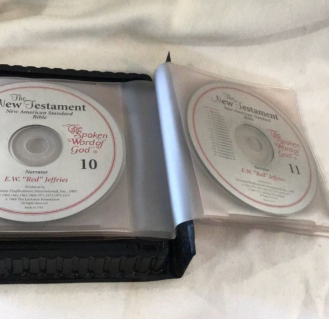 New Testament Deluxe Bible 16 CD Matthew - Revelation - I Bought a Yard Sale