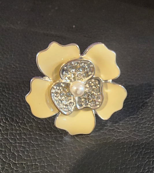 Vintage statement elegant floral ring size 7