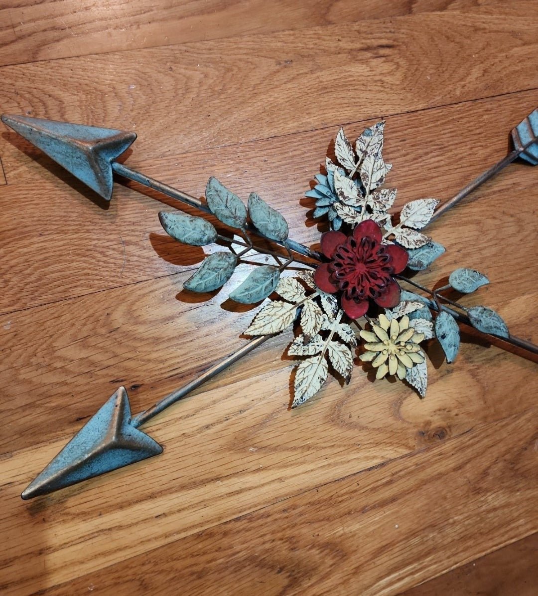 Rustic Farmhouse Turquoise Arrows Floral Wall Decor - I Bought a Yard Sale