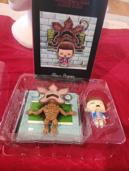 Stranger Things Eleven vs Demogorgon NIB (2017 Netflix/Loot Crate Exclusive) - I Bought a Yard Sale