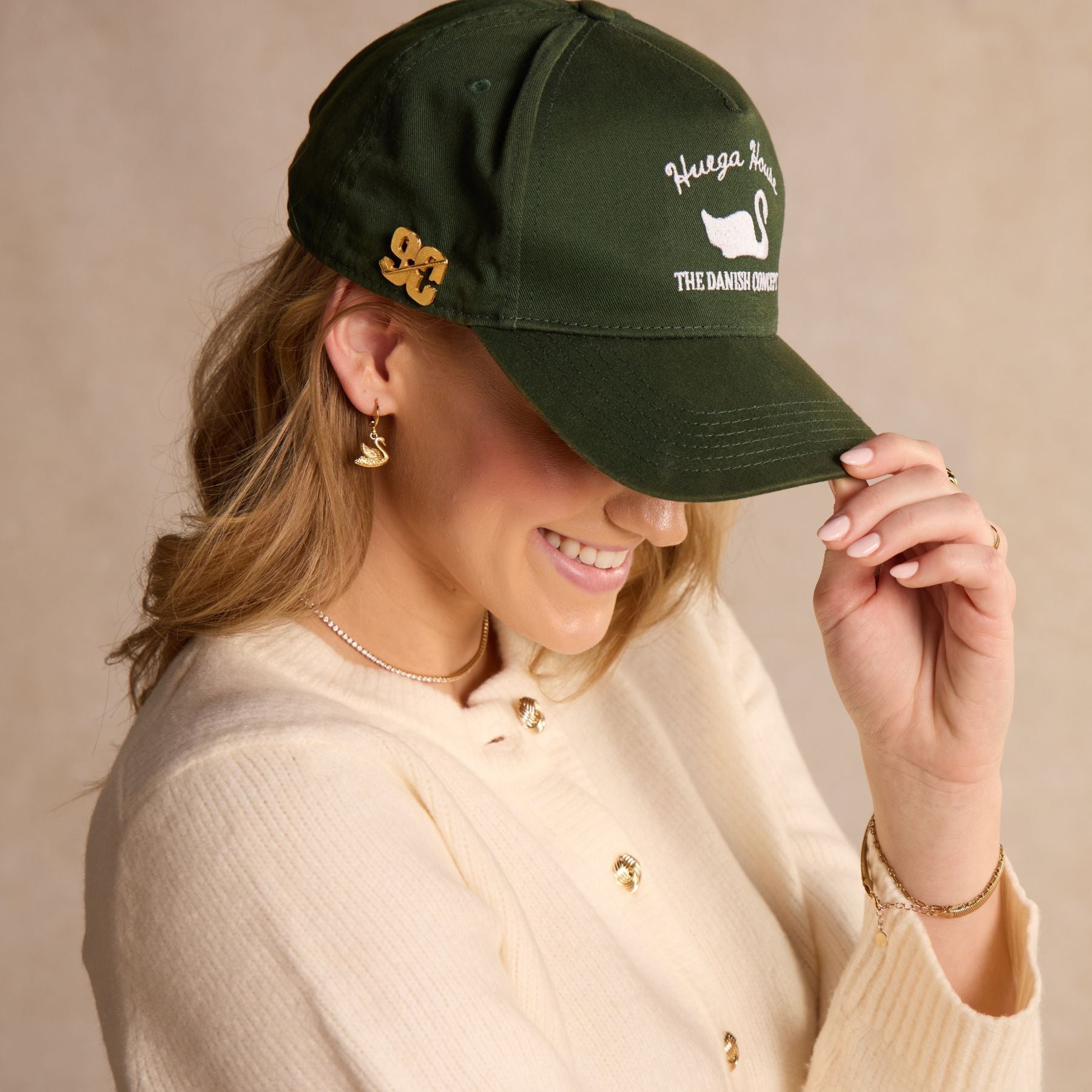 Swan Huggies - I Bought a Yard Sale