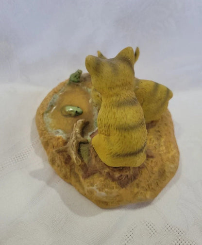 Sweet 1988 Kitten & Frog Figurine Trio of Curious Cats by the Pond - I Bought a Yard Sale
