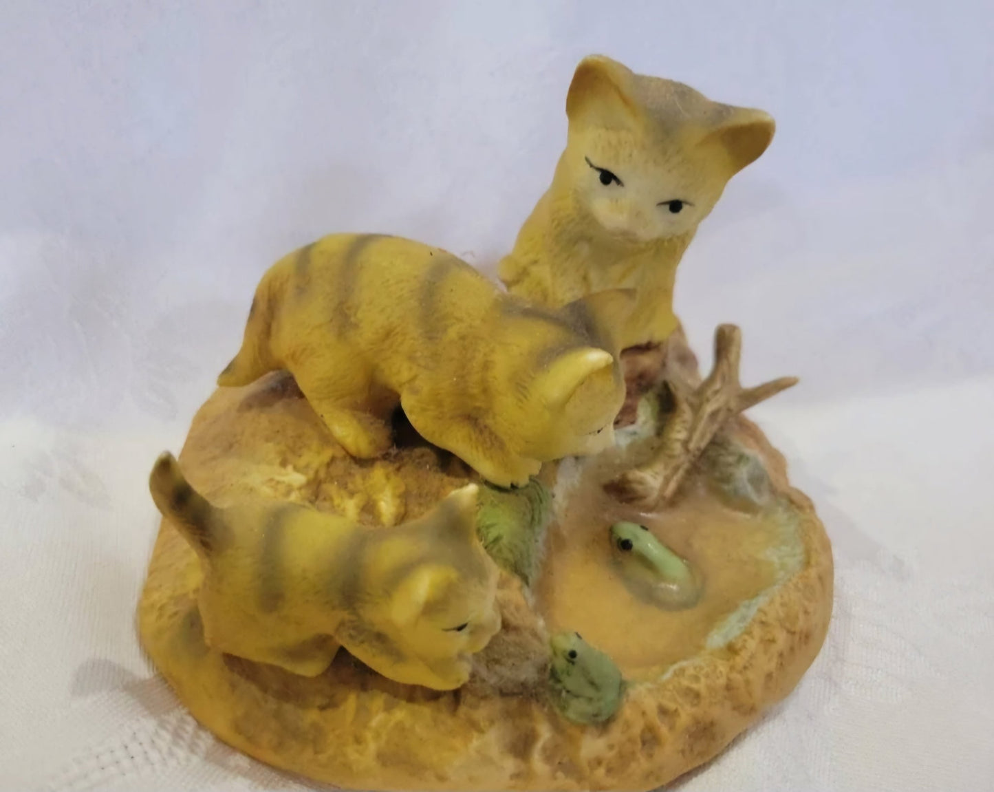 Sweet 1988 Kitten & Frog Figurine Trio of Curious Cats by the Pond - I Bought a Yard Sale
