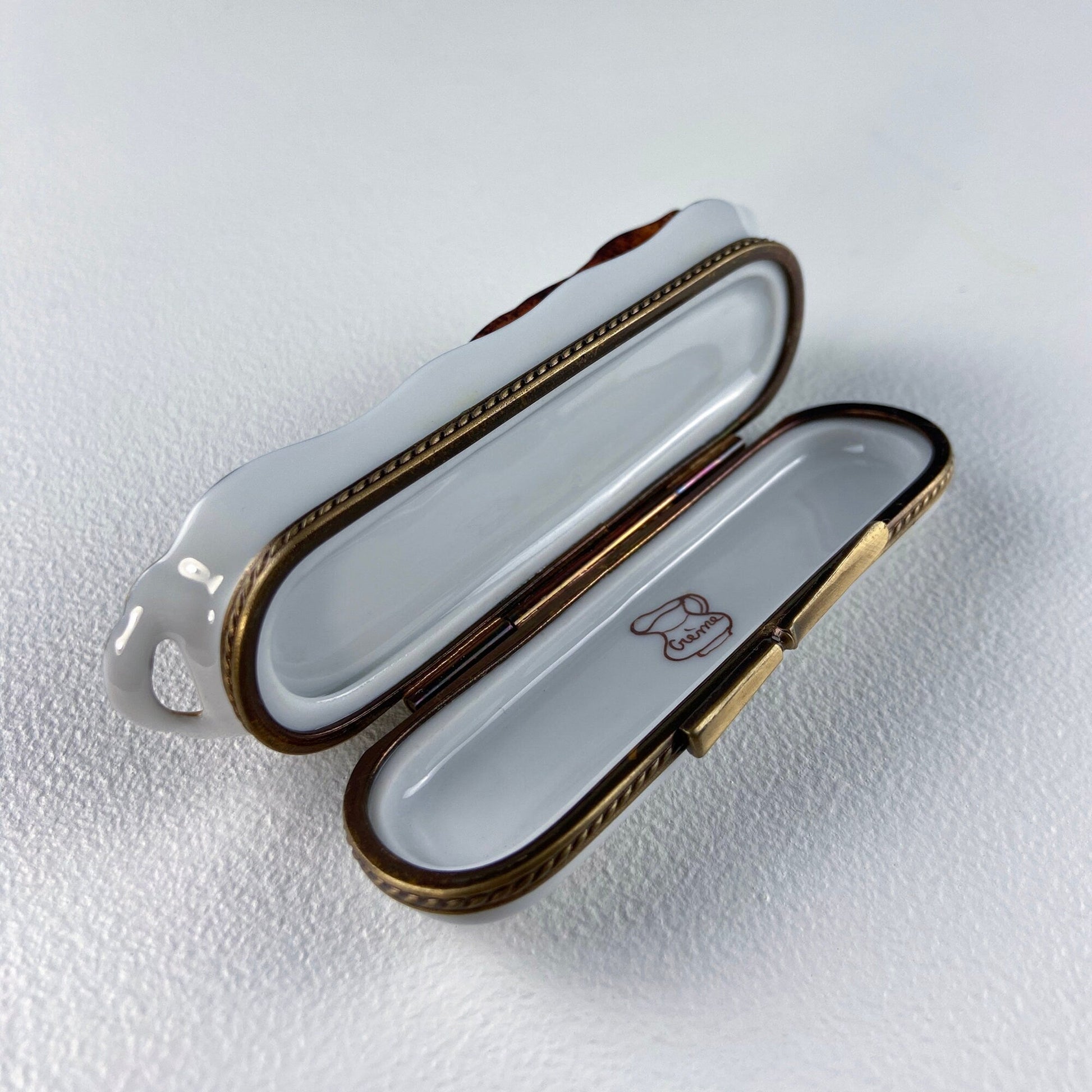 Sweet Bread Collectible Porcelain Limoges Box. Miniature Hand Painted Pill, Trinket or Ring Box. Knife Closure. Gift for Mom, Grandma Baker. - I Bought a Yard Sale