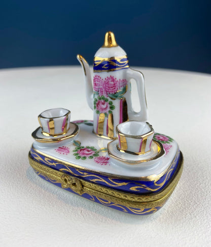 Sweet Bread Collectible Porcelain Limoges Box. Miniature Hand Painted Pill, Trinket or Ring Box. Knife Closure. Gift for Mom, Grandma Baker. - I Bought a Yard Sale