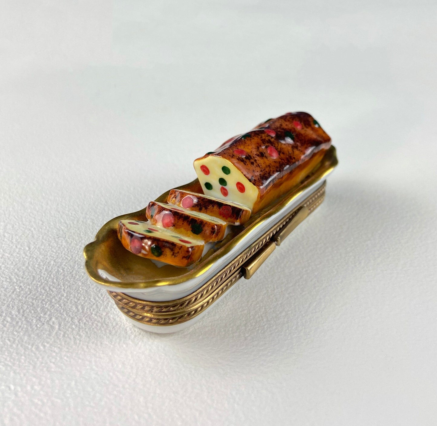 Sweet Bread Collectible Porcelain Limoges Box. Miniature Hand Painted Pill, Trinket or Ring Box. Knife Closure. Gift for Mom, Grandma Baker. - I Bought a Yard Sale