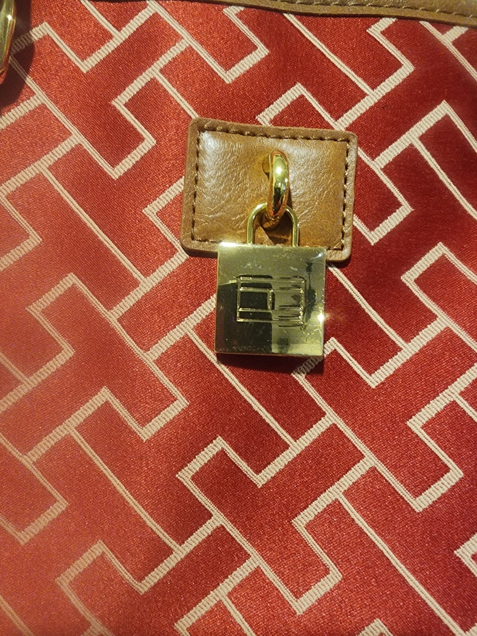 Tommy Hilfiger TH Logo Handbag Tote Multi Color Large Purse Shoulder Bag - I Bought a Yard Sale