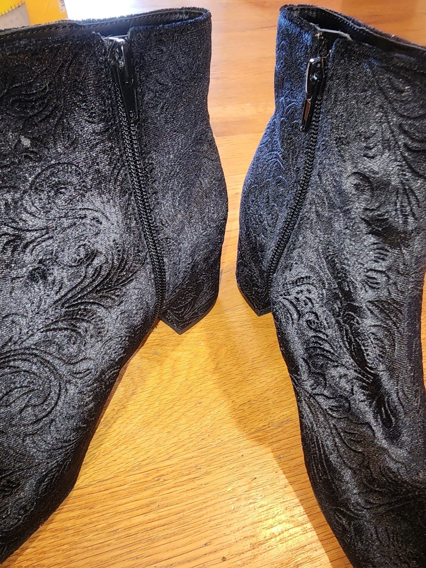 UNISA black velvet paisley embossed Boots size 8 - I Bought a Yard Sale