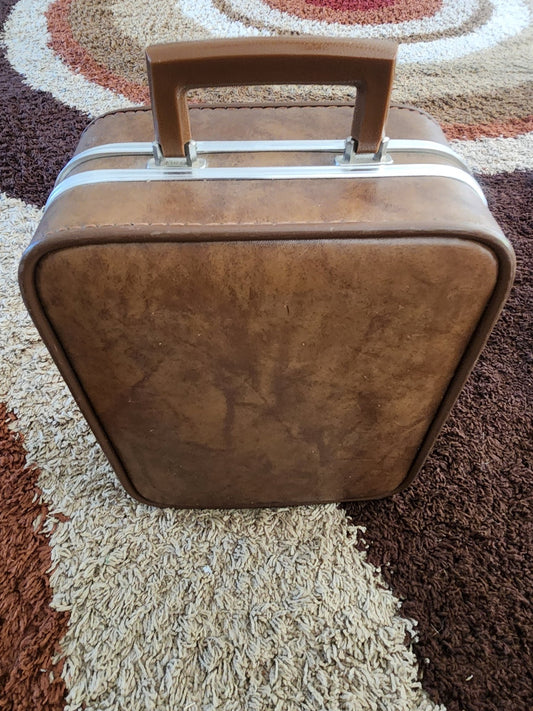 VINTAGE 1960s Portable Travel Bar Suitcase charming hard case Cocktail set - I Bought a Yard Sale