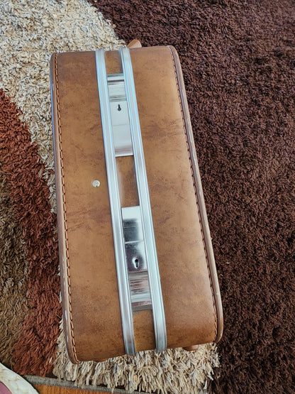 VINTAGE 1960s Portable Travel Bar Suitcase charming hard case Cocktail set - I Bought a Yard Sale