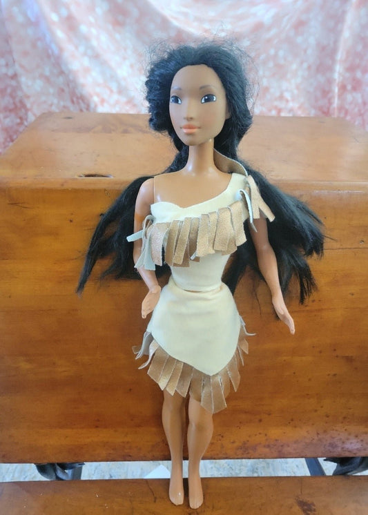 Vintage 1976 Mattel Disney Pocahontas Doll - 18” Tall Swival Hips Beautiful!! (202) - I Bought a Yard Sale