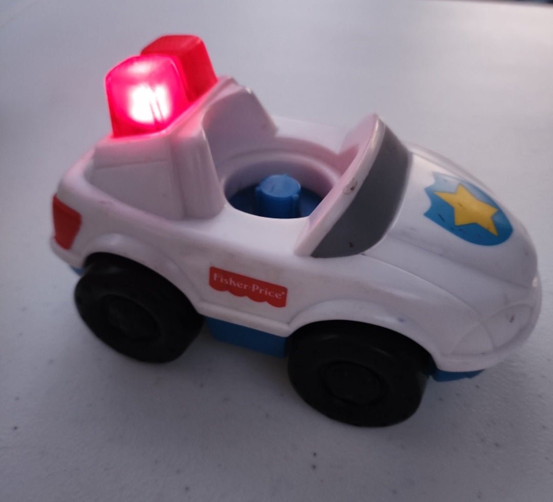 Vintage 2000 Little People POLICE CAR Toy Lights Sound Fisher Price 74888 Mattel - I Bought a Yard Sale