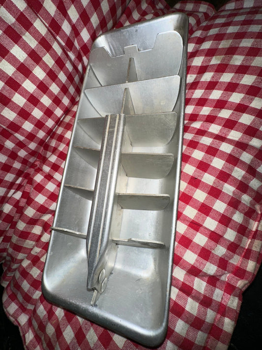 Vintage Aluminum Ice Cube Tray - I Bought a Yard Sale