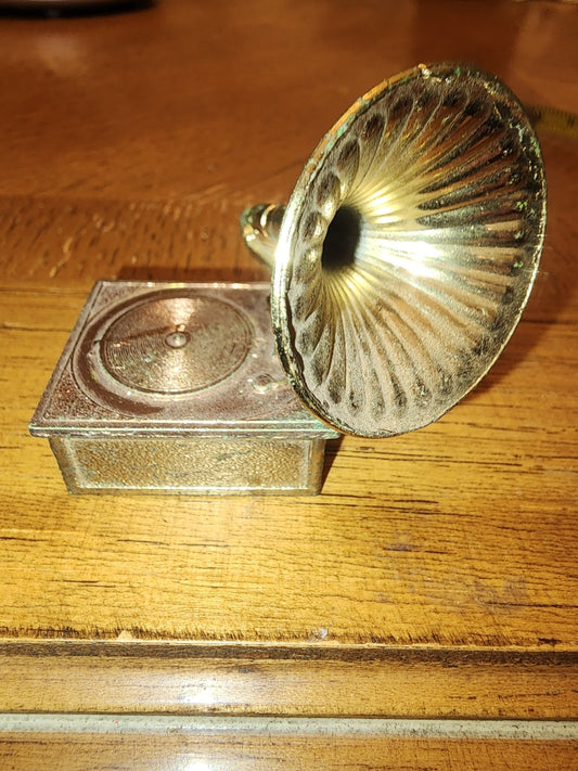 Vintage Brass Gramophone for dollhouse - I Bought a Yard Sale