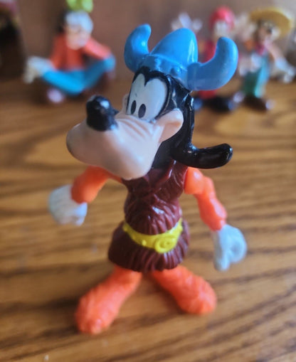 Vintage Disney Goofy figure Set ane ond pull and go car - I Bought a Yard Sale