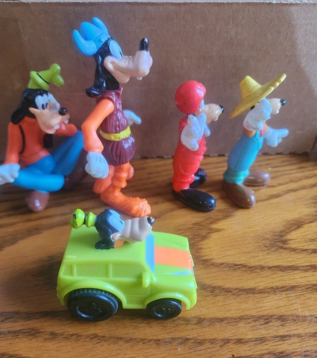 Vintage Disney Goofy figure Set ane ond pull and go car - I Bought a Yard Sale