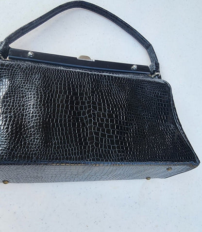 Vintage Dover Leather Handbag. Snap closure, Inside zippered compartment - I Bought a Yard Sale