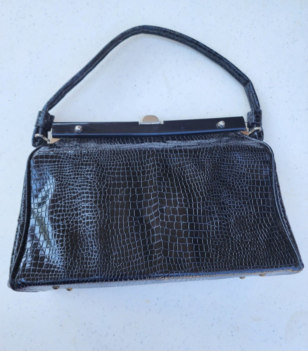 Vintage Dover Leather Handbag. Snap closure, Inside zippered compartment - I Bought a Yard Sale