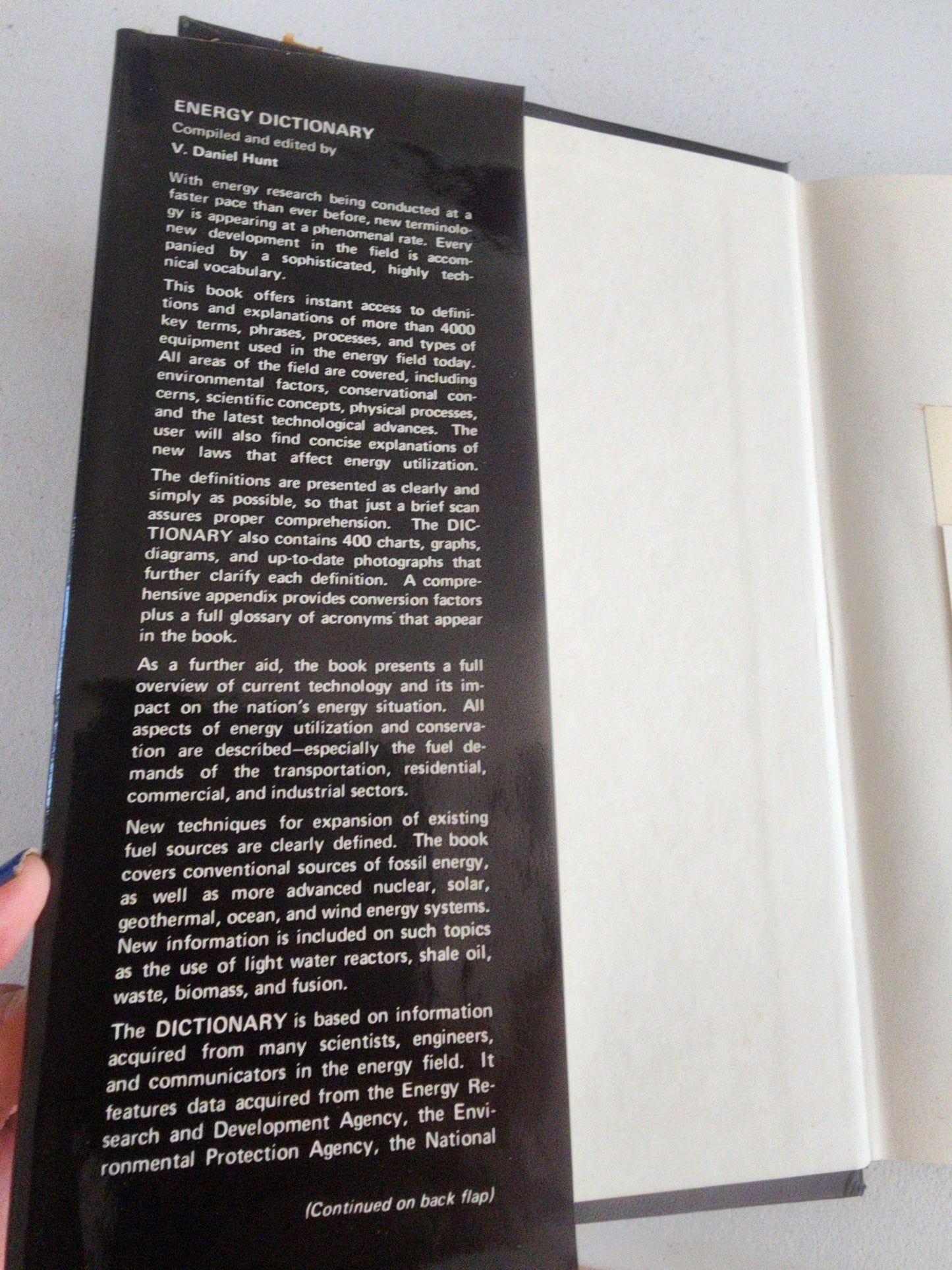 Vintage Energy Dictionary by Hunt, V. Daniel Hardback book 1979 - I Bought a Yard Sale